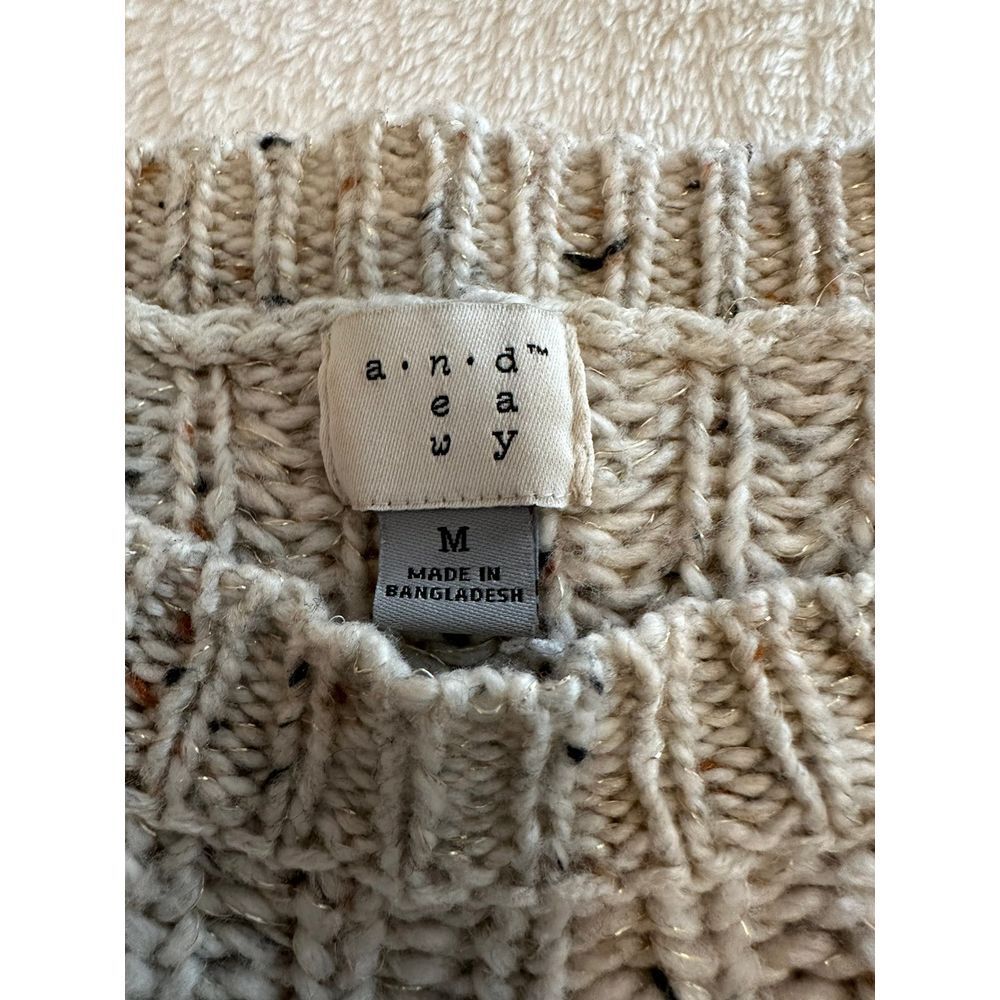 Sweater‎ - Picture 3 of 4